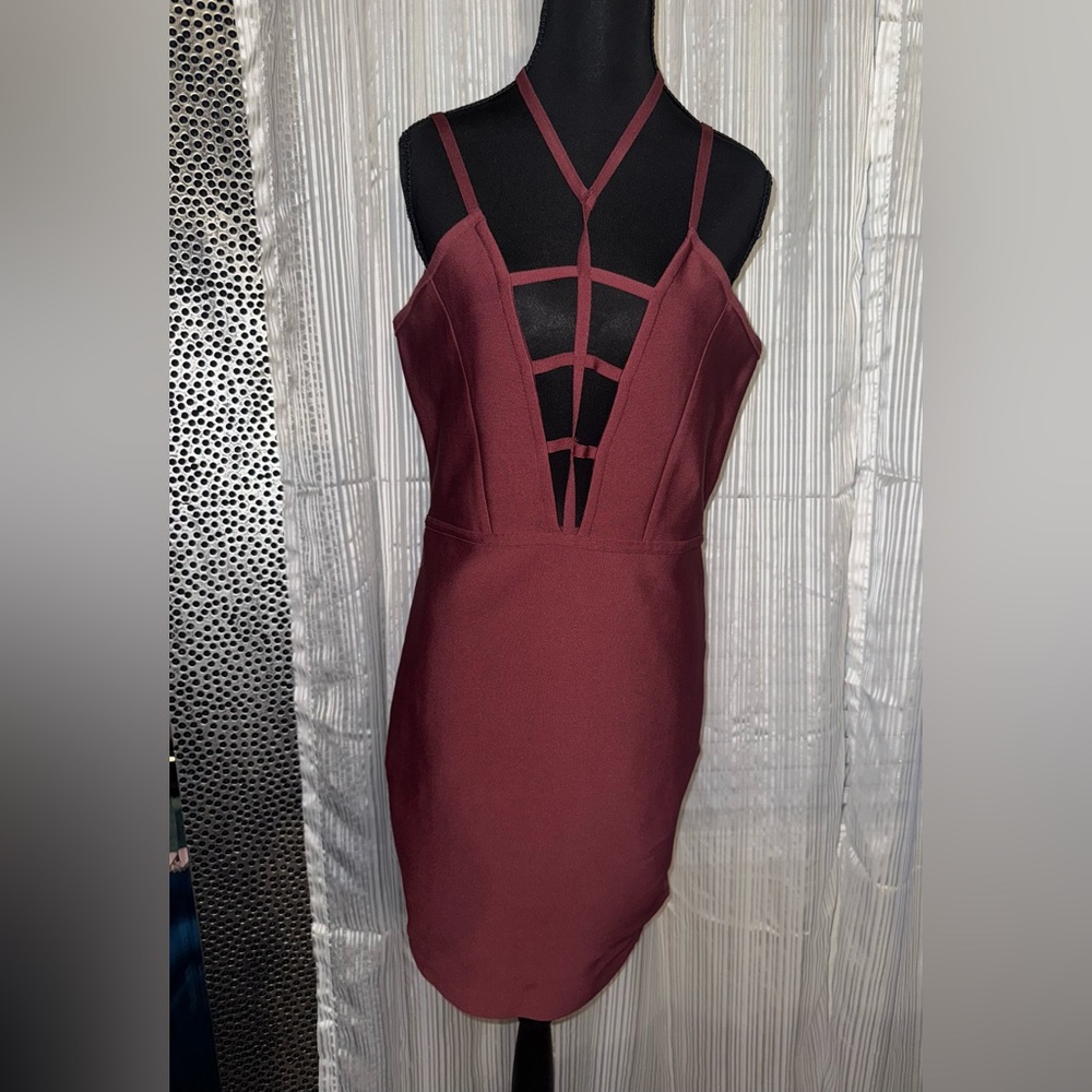 Windsor burgundy Strappy Midi Dress